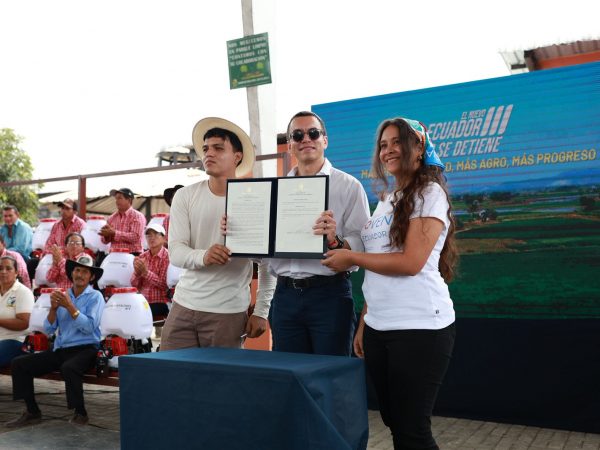 Daniel Noboa firmó el Decreto Ejecutivo, en la parroquia El Laurel, del cantón Daule, provincia de Guayas.