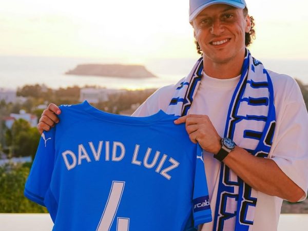 David Luiz regresa a Europa para reforzar la defensa del Pafos FC