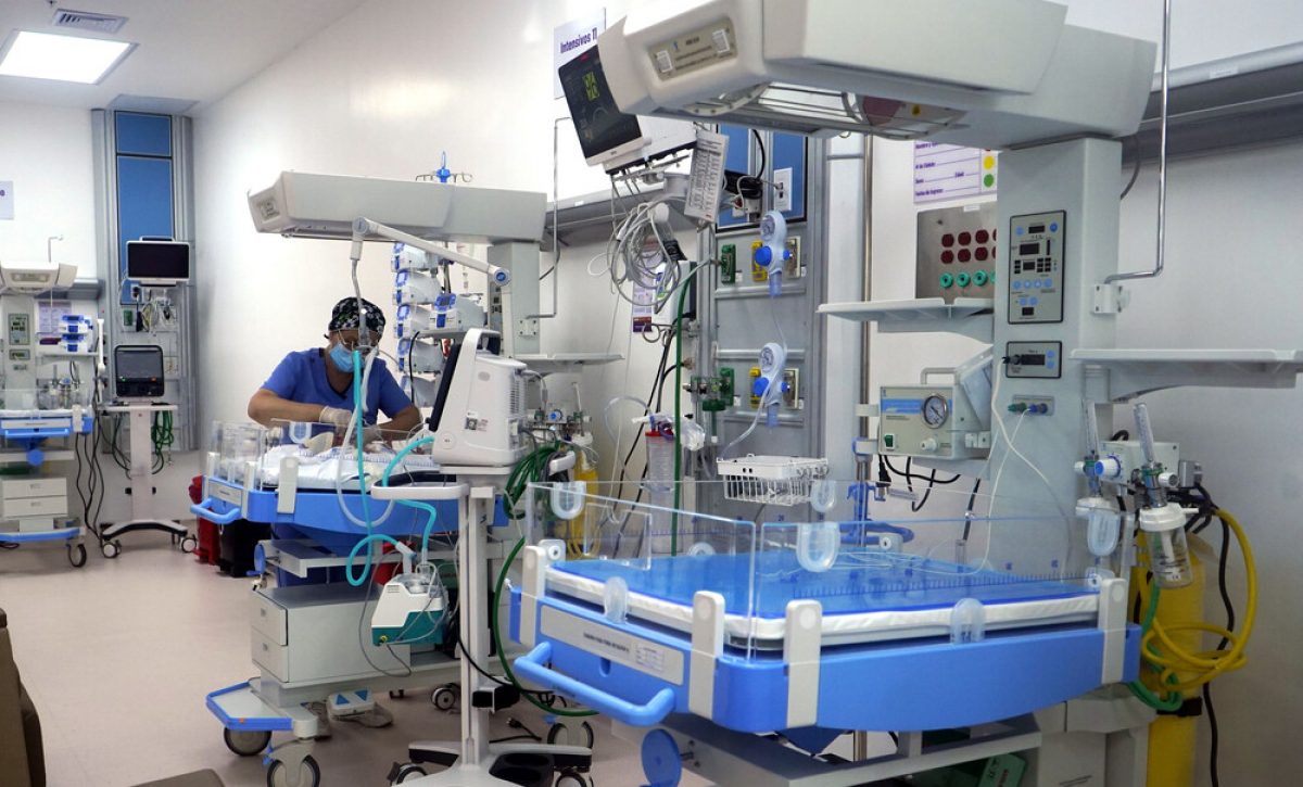 Defensoría inicia investigación por muertes de neonatos en hospital Universitario de Guayaquil