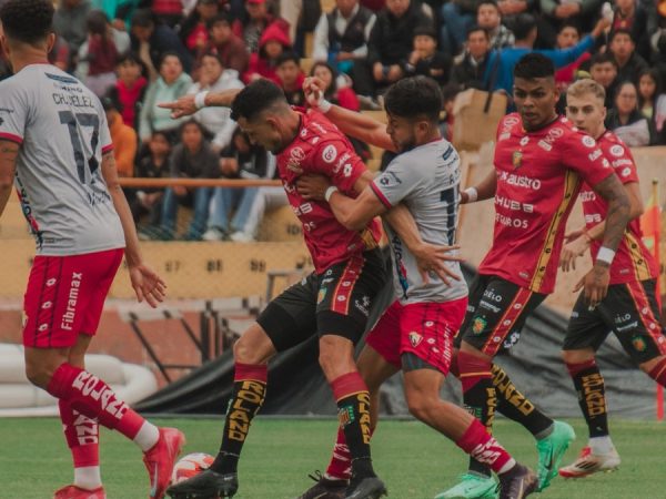Deportivo Cuenca goleó 4-1 a El Nacional, los azuayos mostraron mayor nivel de juego durante todo el partido. (Dep. Cuenca).