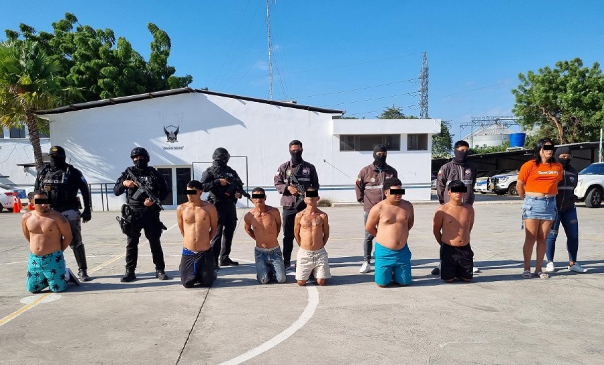 Las siete personas fueron presentadas en la UVC de Manta.