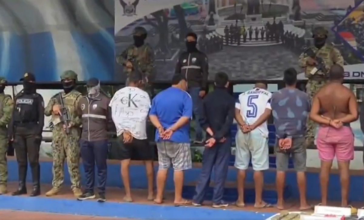 Detienen a 12 integrantes de grupo transnacional delictivo en Guayaquil.