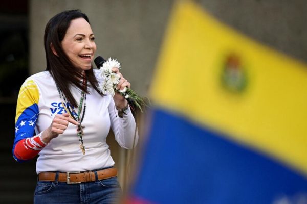 Diosdado Cabello, ministro del Interior de Venezuela, amenazó con detener a la líder opositora María Corina Machado.