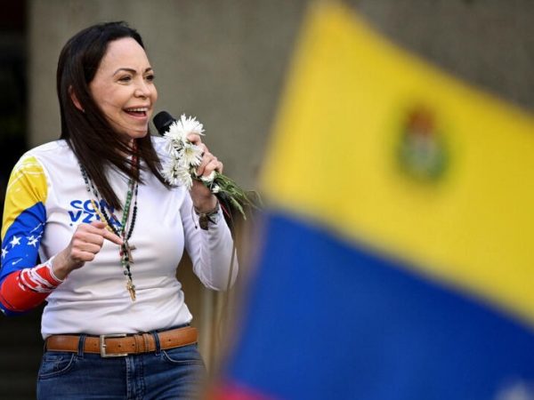 Diosdado Cabello, ministro del Interior de Venezuela, amenazó con detener a la líder opositora María Corina Machado.