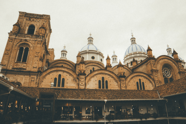 Cuenca se prepara para un martes fresco con ligeras lluvias y cielo mayormente nublado