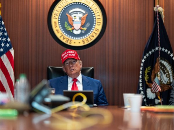 Donald Trump anunció este lunes 23 de junio un acuerdo de alto el fuego entre Israel e Irán. Esto tras doce días de enfrentamientos