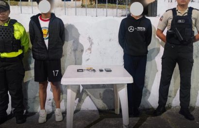 Dos estudiantes, de 14 y 15 años, resultaron aprehendidos el jueves 19 de junio en el Colegio Central Técnico, al norte de Quito.