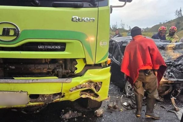 Dos hermanos pierden la vida durante un accidente de tránsito reportado en Guaranda, ellos eran de Mocache, provincia de Los Ríos. (Redes Sociales)