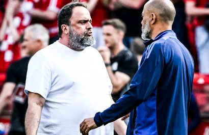 Dueño del Nottingham Forest reclama al entrenador Nuno Espírito Santo tras empate 2-2 ante el descendido Leicester
