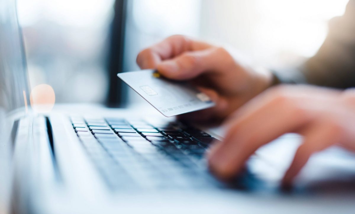 Ecuador avanza en pagos digitales, aunque el efectivo sigue liderando transacciones