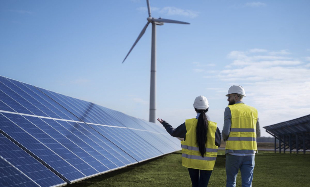 Ecuador impulsa proyectos de energía renovable para ampliar el sistema eléctrico nacional
