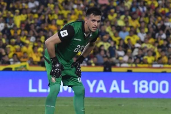 Gonzalo Valle, en el partido ante Brasil por las Eliminatorias Sudamericanas