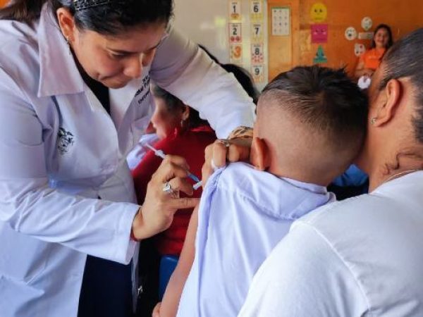 Ecuador reduce contagios de tosferina aunque fallecimientos suman 15 en 2025