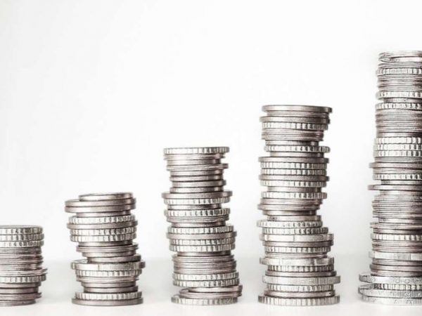 Ecuador reduce riesgo país a niveles mínimos desde febrero de 2025