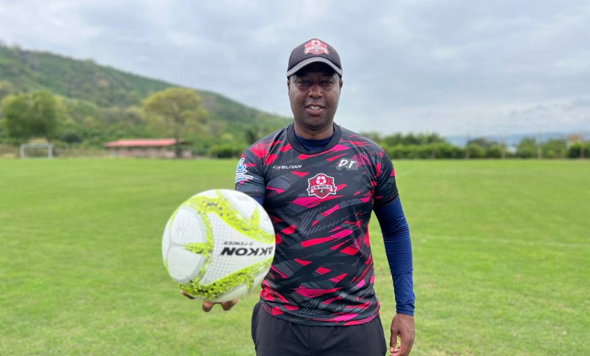 Édison Méndez, entrenador del Club 11 de Mayo, equipo que juega Segunda Categoría en Manabí