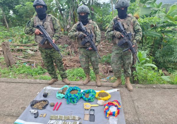 Ejército incauta armas, explosivos y presunta droga en operativo en Junín