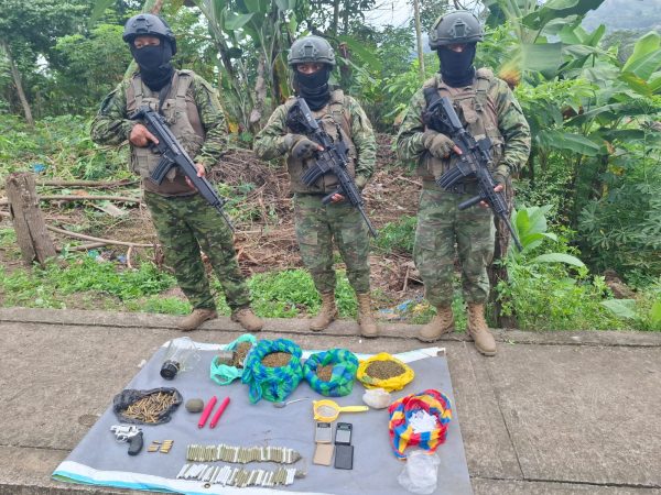 Ejército incauta armas, explosivos y presunta droga en operativo en Junín