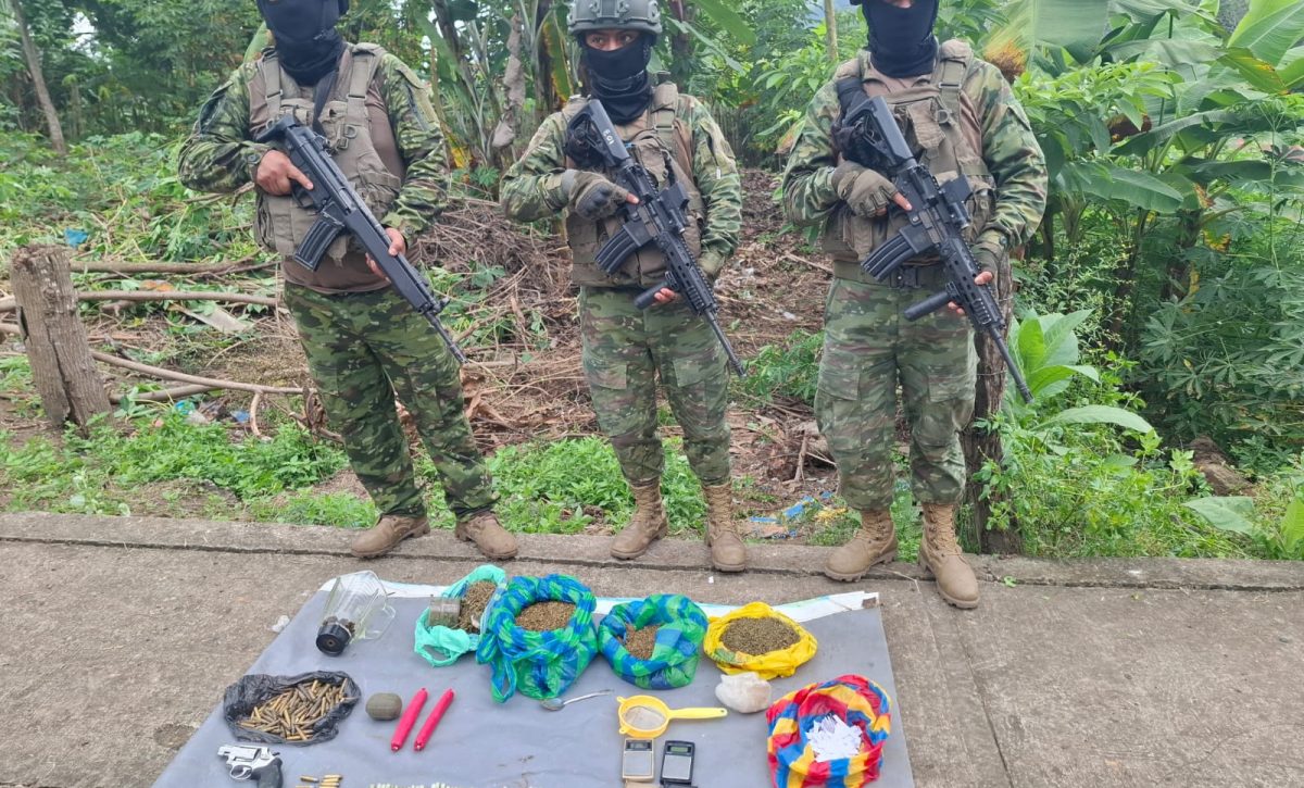 Ejército incauta armas, explosivos y presunta droga en operativo en Junín