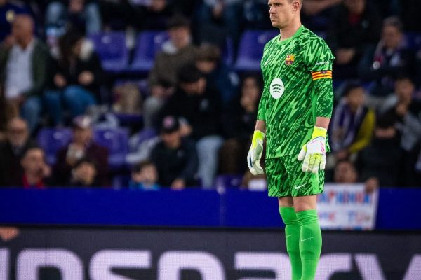 El FC Barcelona retira "temporalmente" la capitanía a Marc-André ter Stegen tras abrirle un expediente