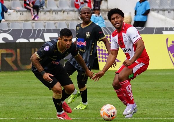 El Manta FC sufrió una nueva derrota, la sexta consecutiva, al caer 3-1 frente a Técnico Universitario este domingo
