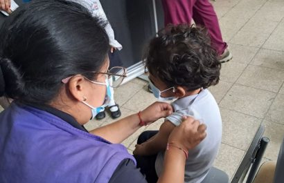 El Ministerio de Salud ha vacunado a más de 5 mil niños contra la tosferina en Manabí y Santo Domingo de los Tsáchilas. (MSP).