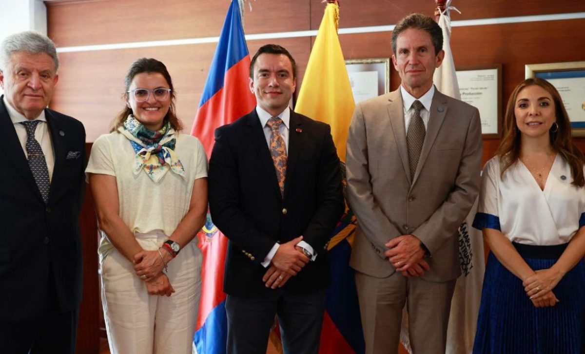 El Presidente Daniel Noboa se reúne con representantes del sector empresarial para revisar avances en la economía. (Presidencia de Ecuador).