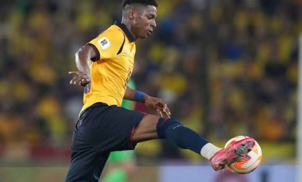 El Sevilla FC de España habría presentado una oferta superior a los 5 millones de dólares por el mediocampista ecuatoriano Nilson Angulo.