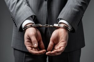 El abogado deberá cumplir varias condiciones para mantener la suspensión condicional de la pena.