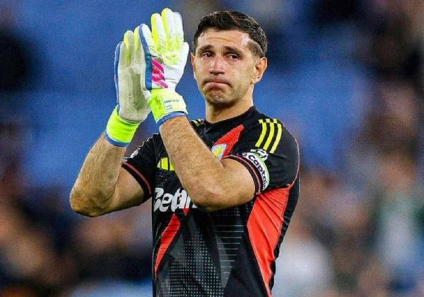 El arquero argentino Emiliano 'Dibu' Martínez del Aston Villa.