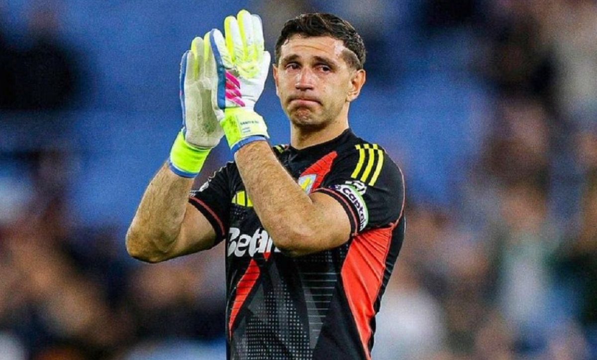 El arquero argentino Emiliano 'Dibu' Martínez del Aston Villa.