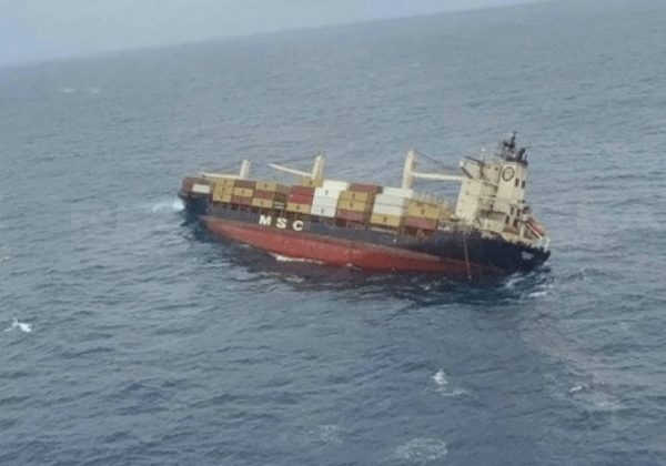 El buque portacontenedores MSC Elsa 3, con bandera de Liberia, se hundió a 38 millas náuticas de la costa de Kochi, en India.