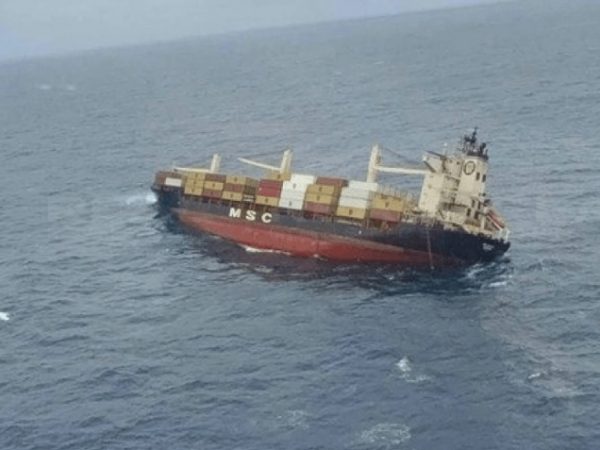 El buque portacontenedores MSC Elsa 3, con bandera de Liberia, se hundió a 38 millas náuticas de la costa de Kochi, en India.