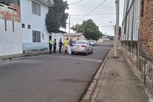 El carro en el que se movilizaba Gonzalo Zamora fue interceptado por los sicarios.