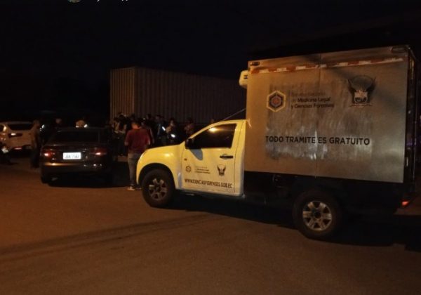 El cuerpo de William Vinces fue trasladado al centro forense de Manta para la autopsia de rigor.