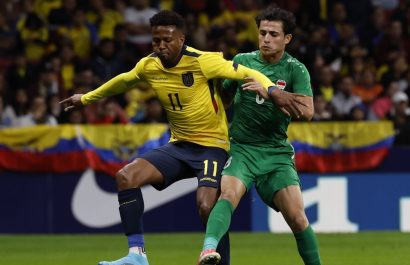 El-delantero-Michael-Estrada-utilizando-el-uniforme-titular-de-la-seleccion-ecuatoriana-de-futbol.