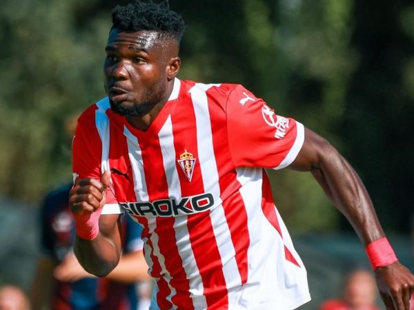 El delantero ecuatoriano Jordy Caicedo, actualmente en el Sporting Gijón de la segunda división española, reforzaría a Barcelona SC.