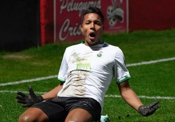 El ecuatoriano Jeremy Arévalo firma renovación con Racing de Santander hasta 2027