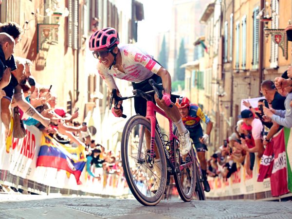 El ecuatoriano Richard Carapaz sube al cuarto puesto de la tabla general del Giro de Italia