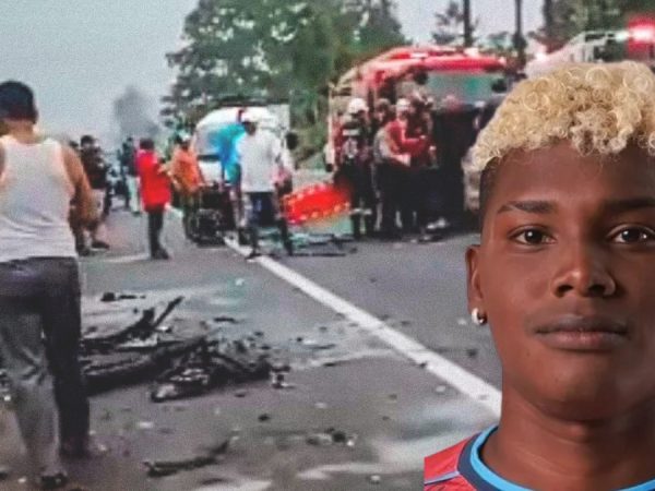 El futbolista Marcos Olmedo, de Mushuc Runa, muere durante un accidente de tránsito en el cantón Quinindé, provincia de Esmeraldas.