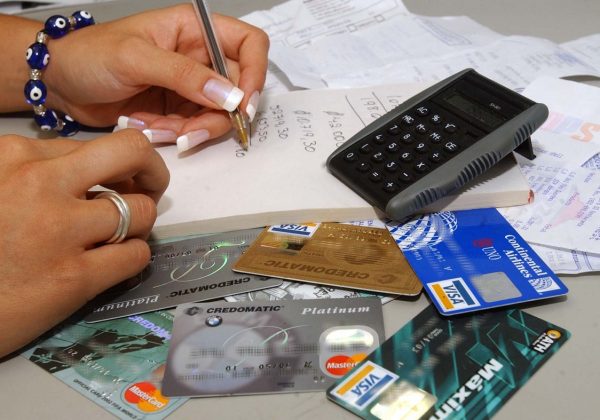 El incumpliento de una deuda bancaria afecta negativamente al historial crediticio.