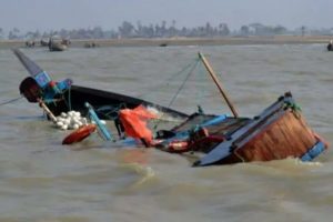 El naufragio de una embarcación deja al menos 37 muertos en el oeste de Nigeria