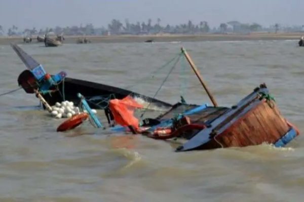El naufragio de una embarcación deja al menos 37 muertos en el oeste de Nigeria
