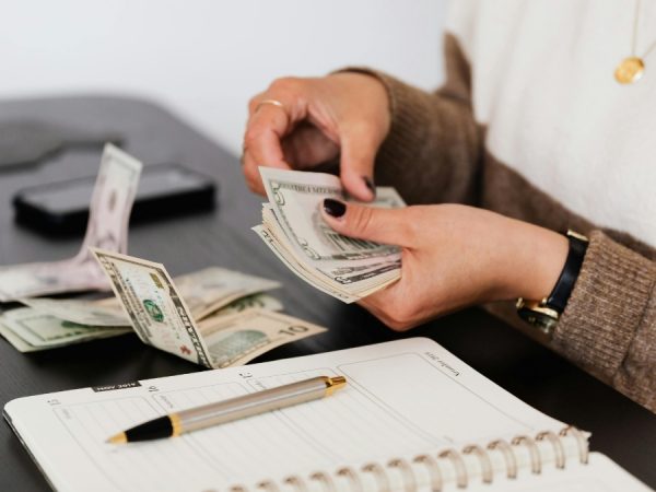 El pago del impuesto a la salida de divisas (ISD) incrementó en este 2025, de acuerdo a datos del Servicio de Rentas Internas (SRI). (Pexels)