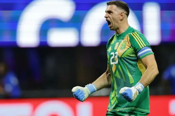 El portero argentino Emiliano Martínez.