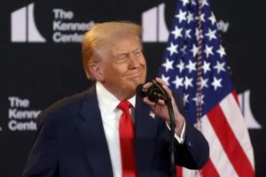 El presidente de EE.UU., Donald Trump se reunirá este viernes 15 de agosto, en Alaska, con Vladimir Putin, mandatario de Rusia. FOTO: Europa Press.