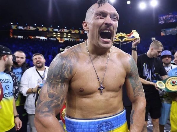 El presidente de Ucrania, Volodymyr Zelenski, celebró  la victoria del boxeador Oleksandr Usyk, quien conquistó el título mundial de peso pesado.