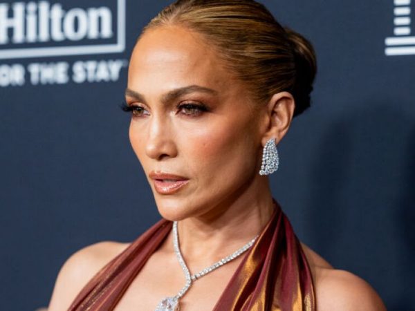 ¡El regreso más esperado! Jennifer López enciende Las Vegas con su nueva residencia "Up All Night"