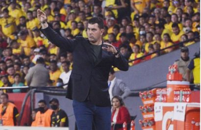 El técnico español Ismael Rescalvo llegaría entre jueves o viernes a Ecuador.