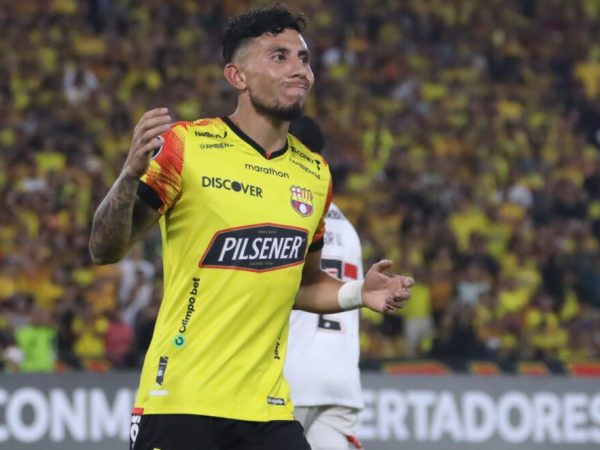 El volante ofensivo Joao Rojas, de Barcelona SC, podría regresar a las canchas en tres a cuatro semanas tras superar una fractura de peroné.