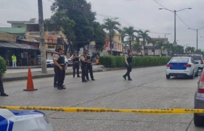 En los exteriores de un centro comercial asesinaron a tiros a un hombre, en la ciudad de Guayaquil.